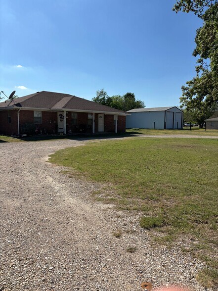 Building Photo - 615 S Pleasant Hill Rd