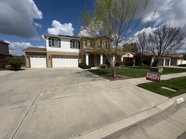 Building Photo - Two Story Home located in the Foxwood Estates coming soon!