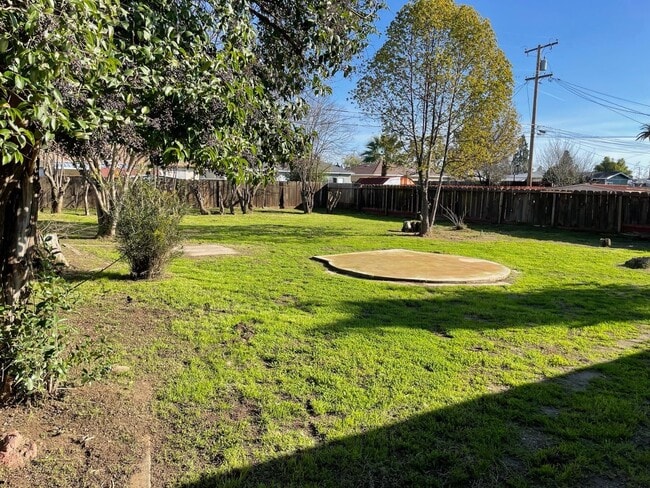 Building Photo - Available Soon!