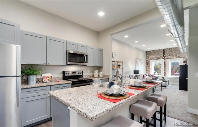 Building Photo - 300 S Logan St