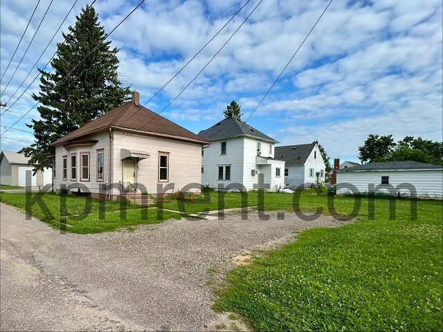 Building Photo - 506 7th St NE