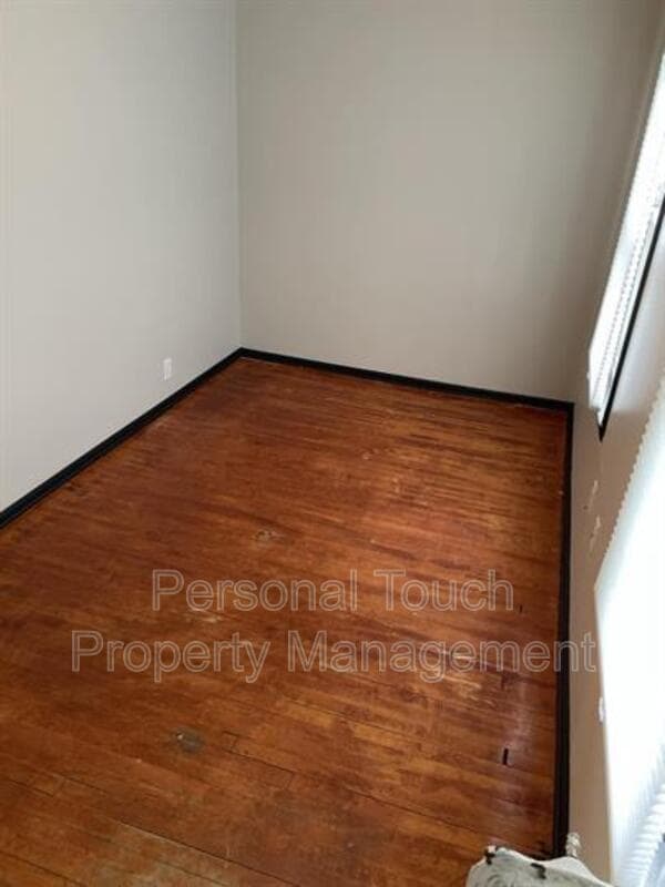 Building Photo - 1026 N University Dr