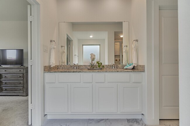 Building Photo - 27129 Ivorywood Dr