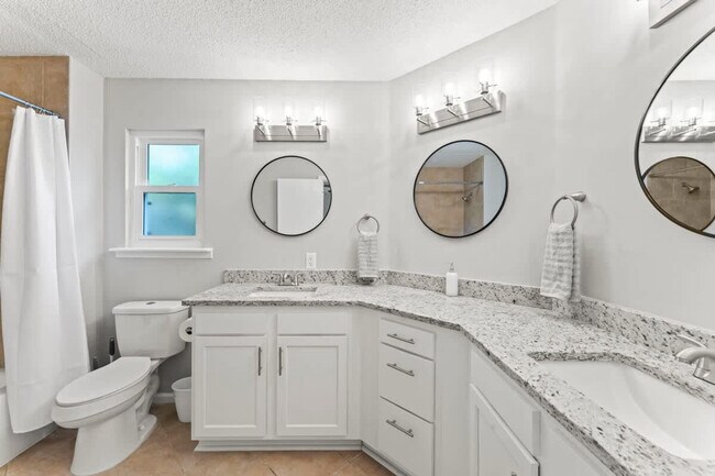 Building Photo - 10383 Chatwood Ct