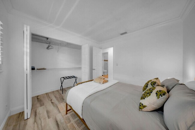 Building Photo - 555 S Gulf Dr