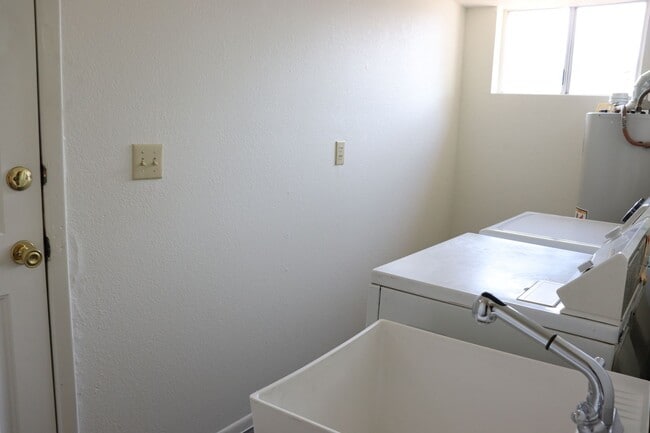 Building Photo - 4207 Calle Barona