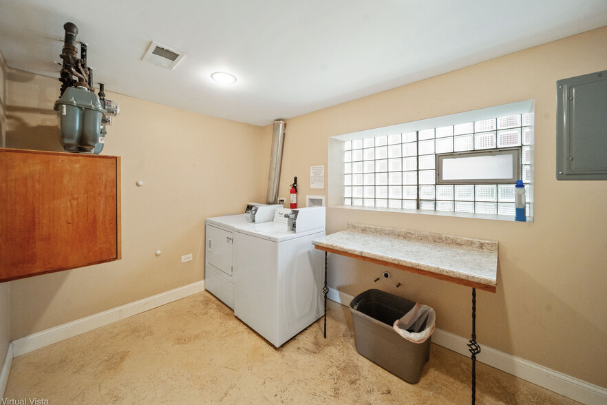 laundry room - 5009 W Wellington Ave