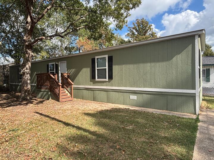 Building Photo - 601 Kathy St