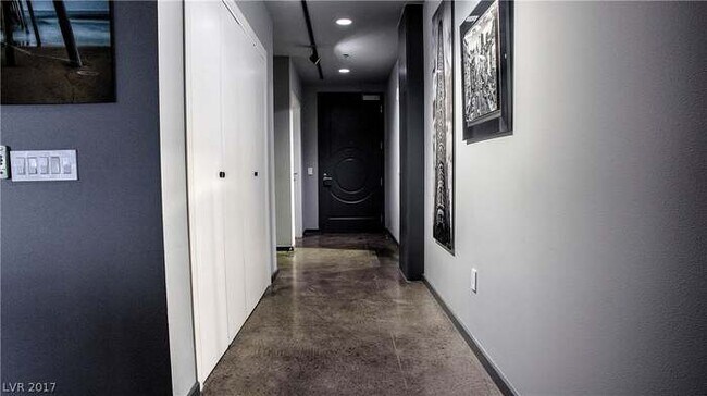 Entryway - 900 Las Vegas Blvd N