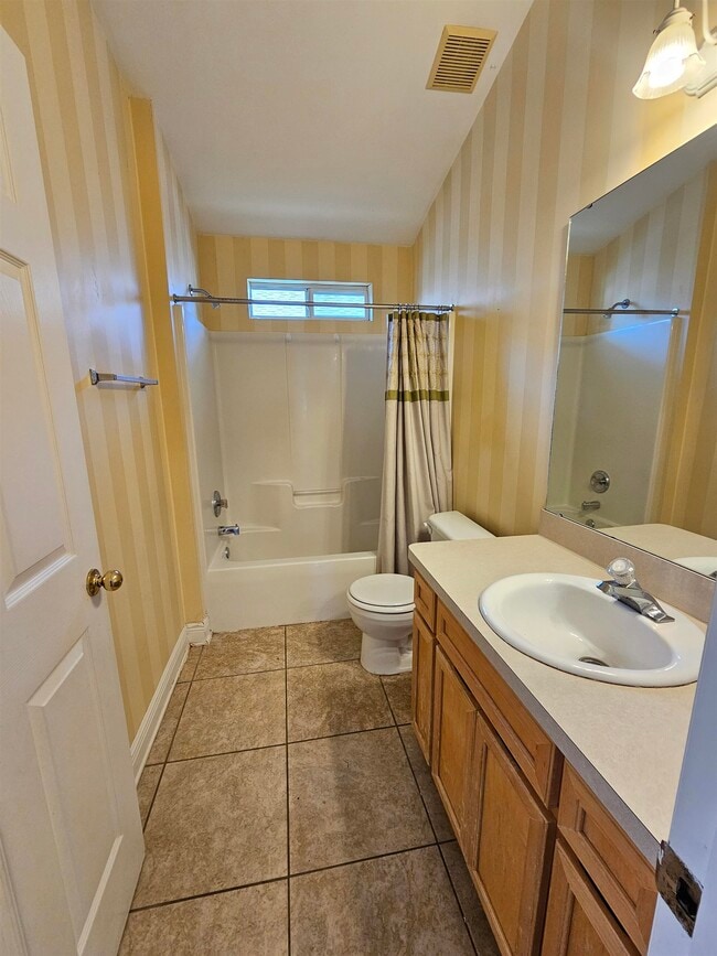 Building Photo - 3283 Emerson Ln