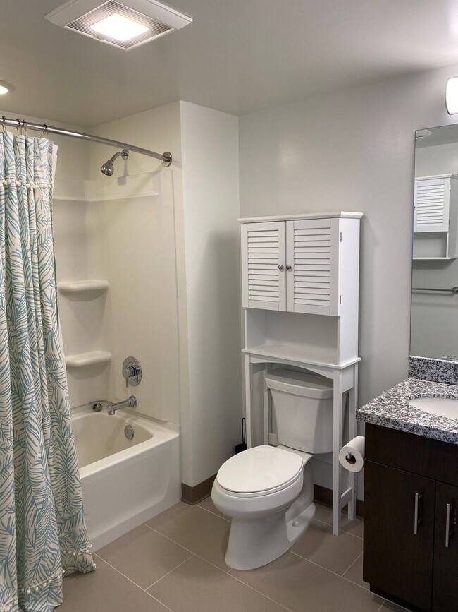 Building Photo - Ke Kilohana - Move in ready 1/1/1