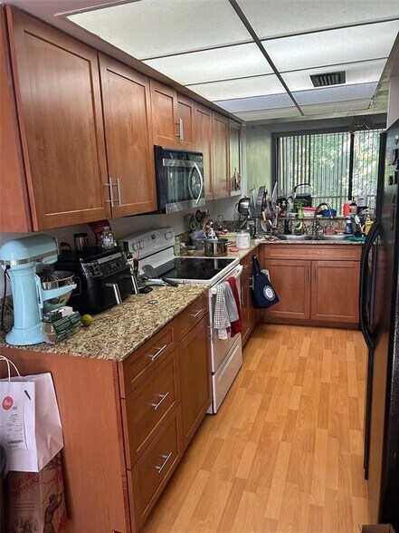 Building Photo - 2811 SW 87th Ter