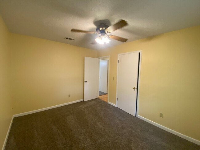 Building Photo - 3235 Auburn Pkwy