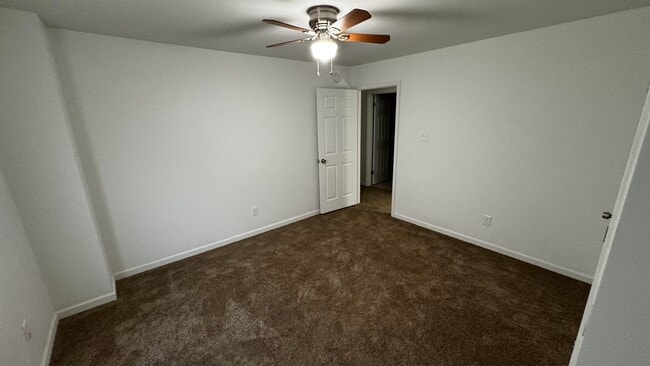 Building Photo - 3021 Chelsea Ave