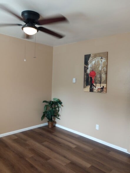 Building Photo - 111 Crystal Park Rd