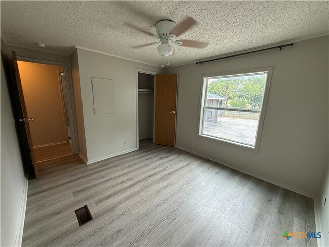 Building Photo - 1045 Ferryboat Ln