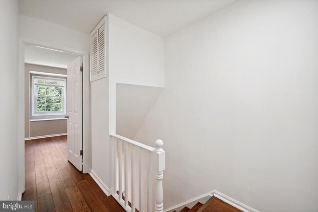Building Photo - 838 College Pkwy