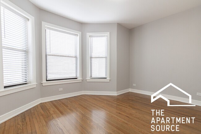 Building Photo - 3842 N Wilton Ave