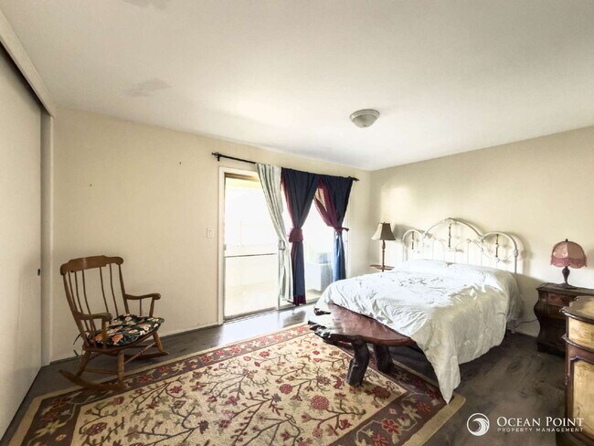 Building Photo - Charming 2BR Townhome in Hueneme Bay 55+ Golf Community