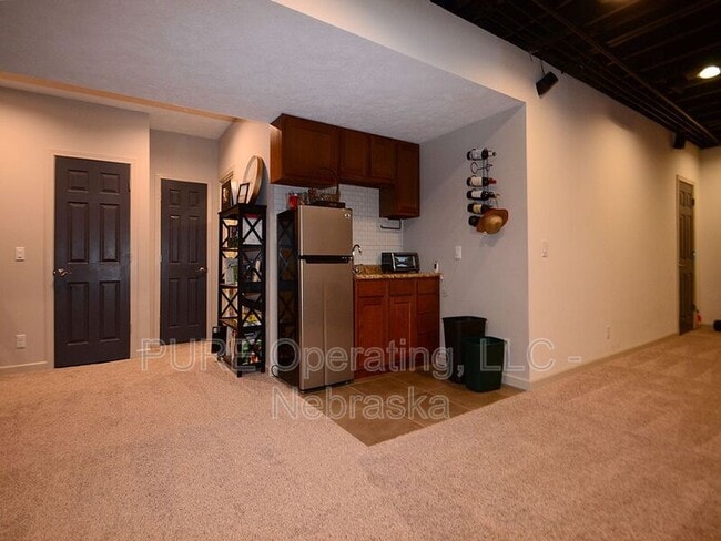 Building Photo - 2003 Crest Ridge Dr