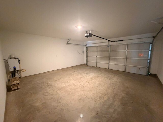 Building Photo - 6402 Begonia Trellis Dr