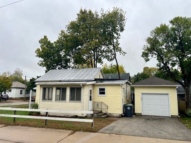 Building Photo - 820 Hagar St