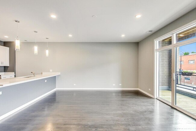 Building Photo - 2910 S Archer Ave