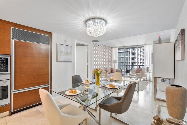 Building Photo - 485 Brickell Ave