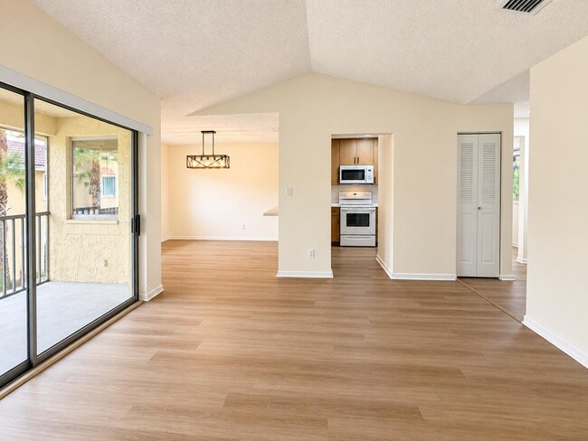 Building Photo - 1172 Coral Club Dr