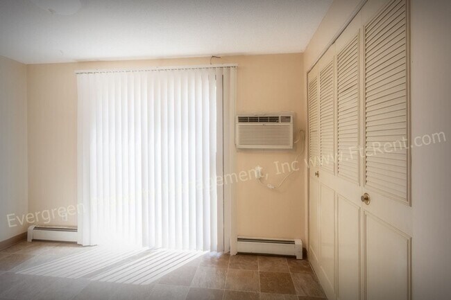 Building Photo - 1707-1721 E 16th St