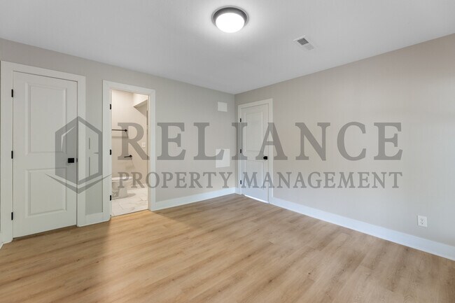 Building Photo - 3236 S Handley St