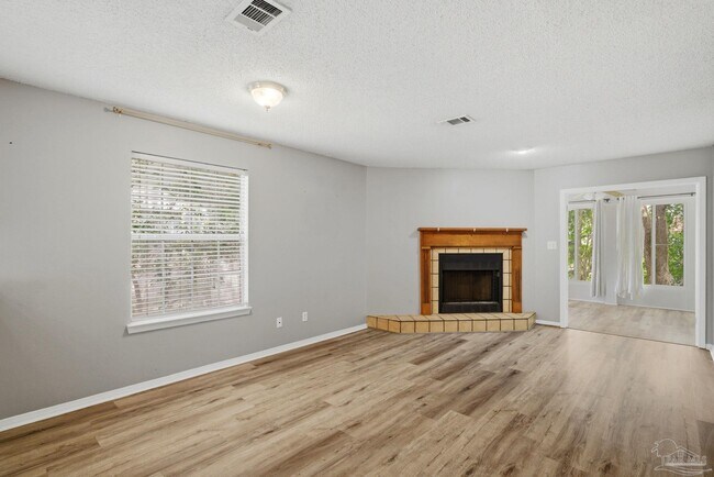 Building Photo - 2813 Langley Ave