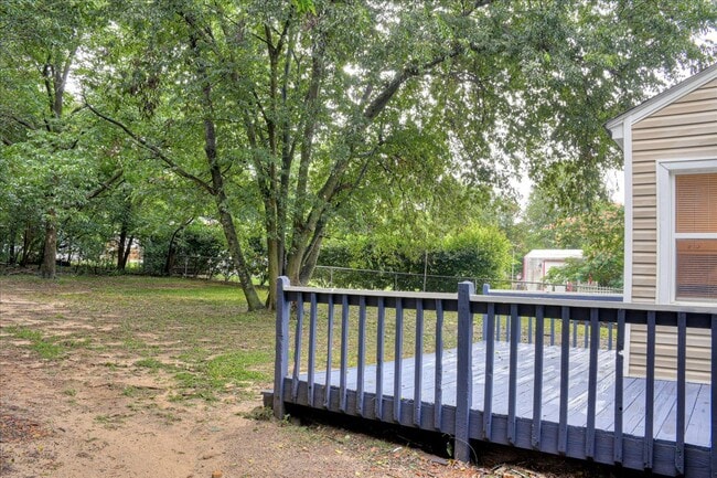 Building Photo - 531 Tubman St