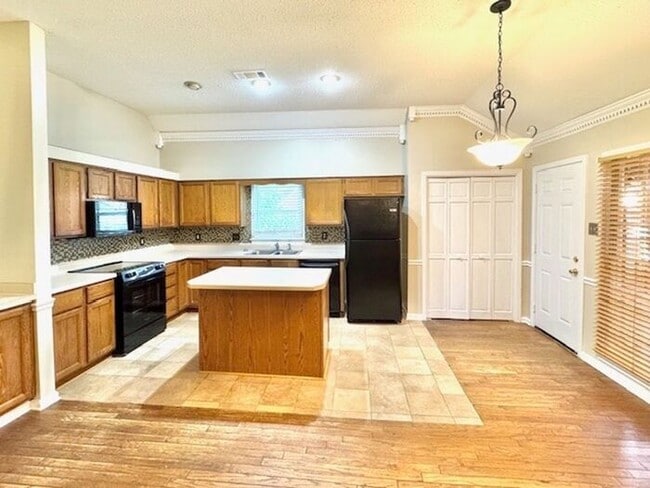Building Photo - Open House, Friday , May 16 2025 1 PM to 4 PM