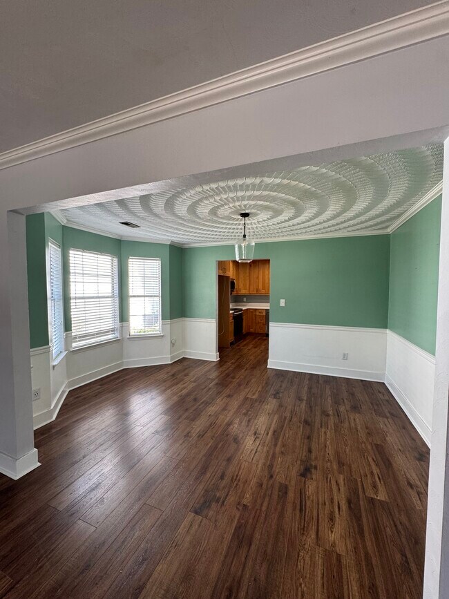 Building Photo - 1449 Berkshire Dr