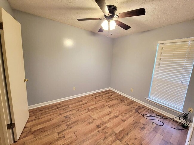 Building Photo - 3248 Meadow Walk Ln