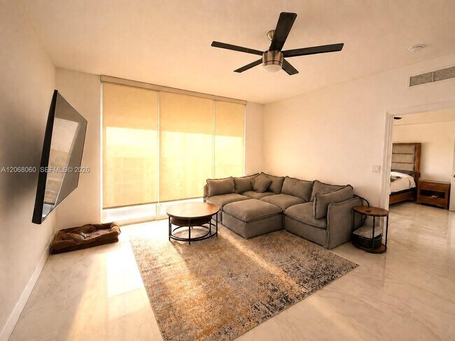 Building Photo - 7900 Harbor Island Dr