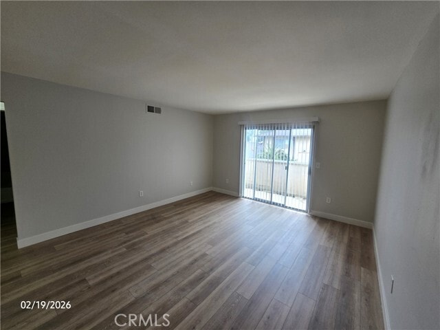 Building Photo - 5561 Cross Dr