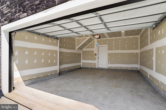Building Photo - 385 Ensemble Wy