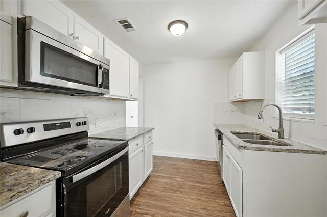Building Photo - 504 Bonham St