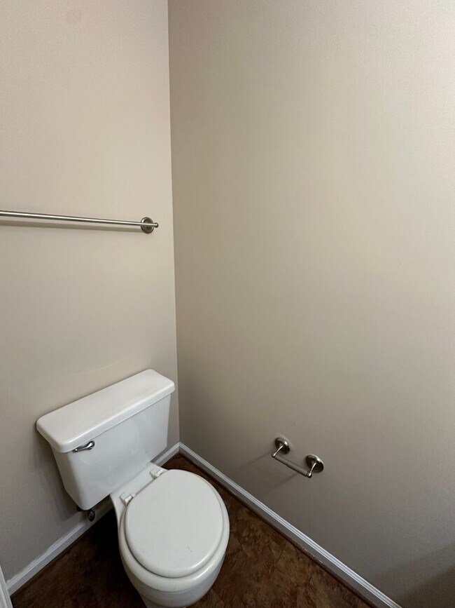 Building Photo - 5807 Woodgate Cir