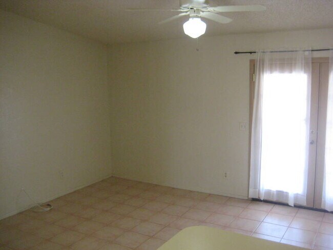 Building Photo - 10106 Cll Del Este