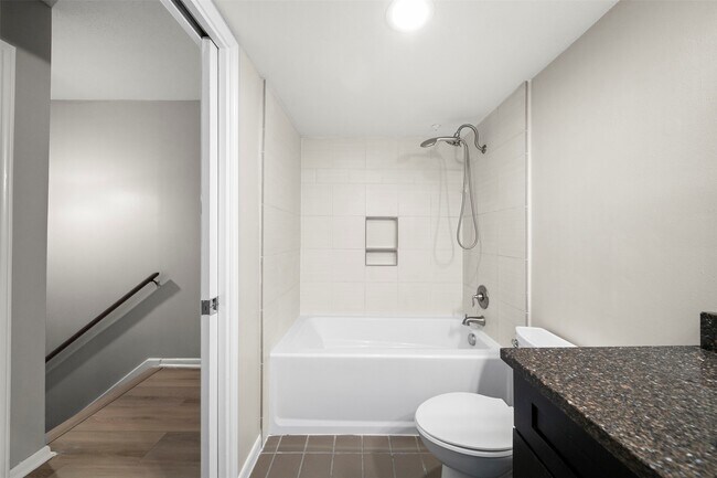 Building Photo - 1601 S Shepherd Dr