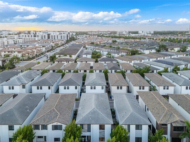 Building Photo - 4363 NW 81st Ave