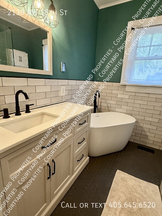 Building Photo - 2130 NW 18th St