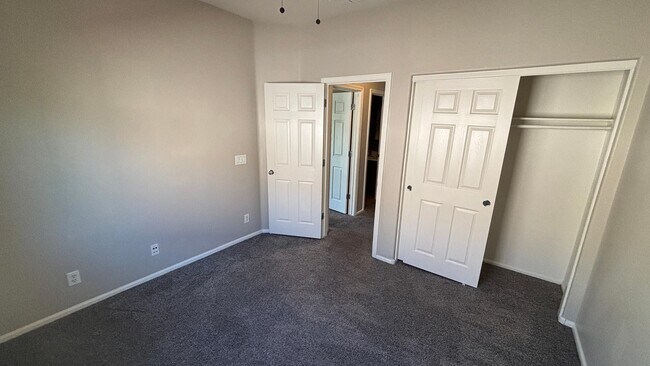 Building Photo - 44424 W Knauss Dr