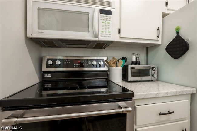 Building Photo - 766 Central Ave