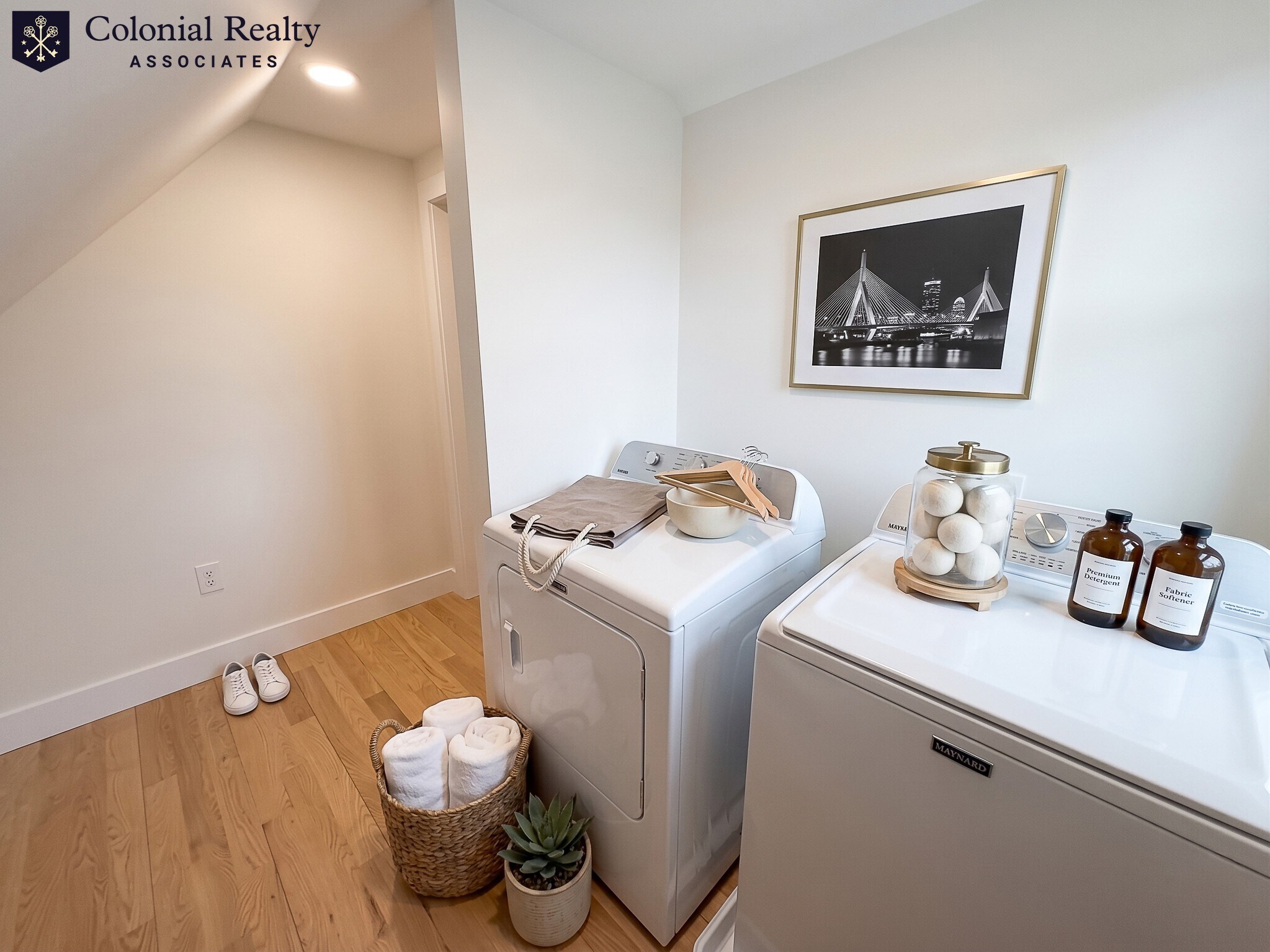 Building Photo - 69 Elm St