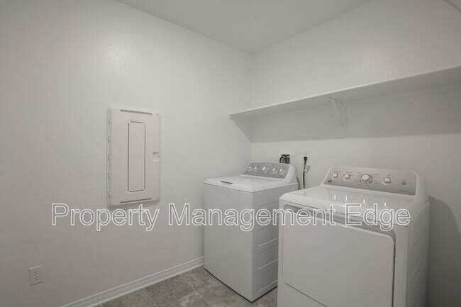 Building Photo - 30128 Bonita Spgs St