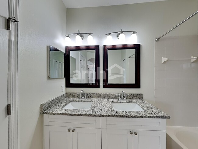 Building Photo - 6424 Orchard Oriole Ln